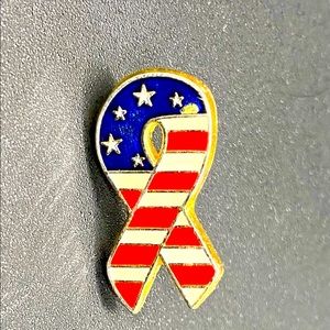 🛍 Vintage Flag Ribbon Lapel Pin